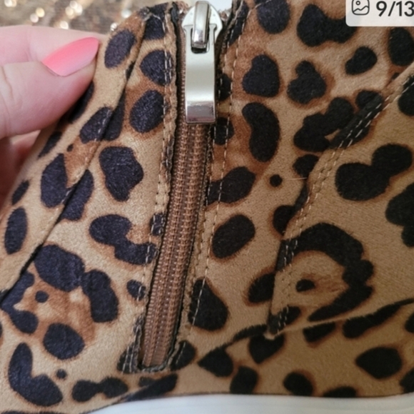 COOGI Leopard Tan and Black Wedge Ankle Booties Size 7.5 - Picture 8 of 13